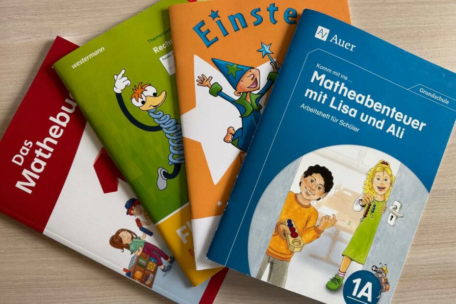 Verschiedene Mathebücher für die erste Klasse